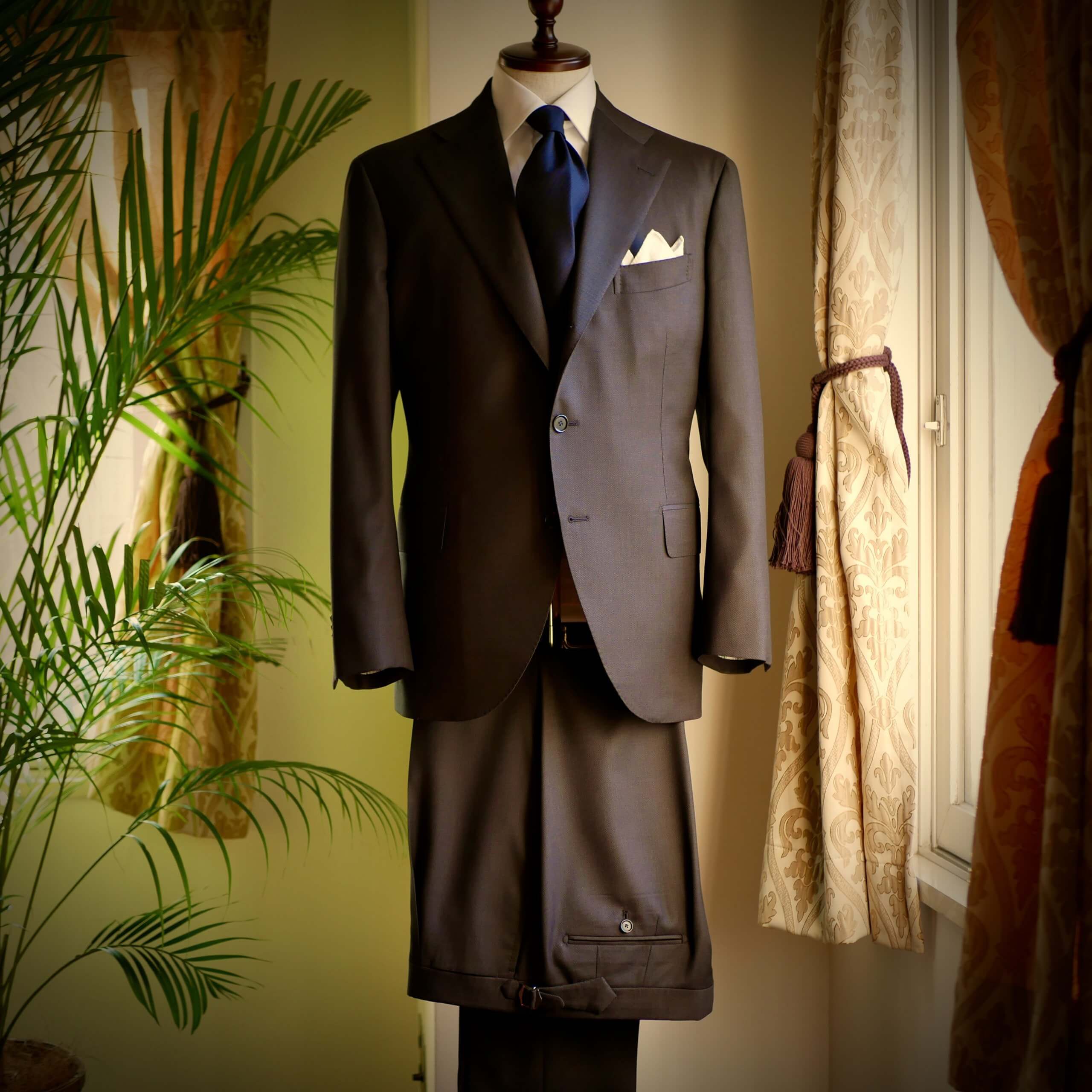 Suits_20201111_suits_1.jpg