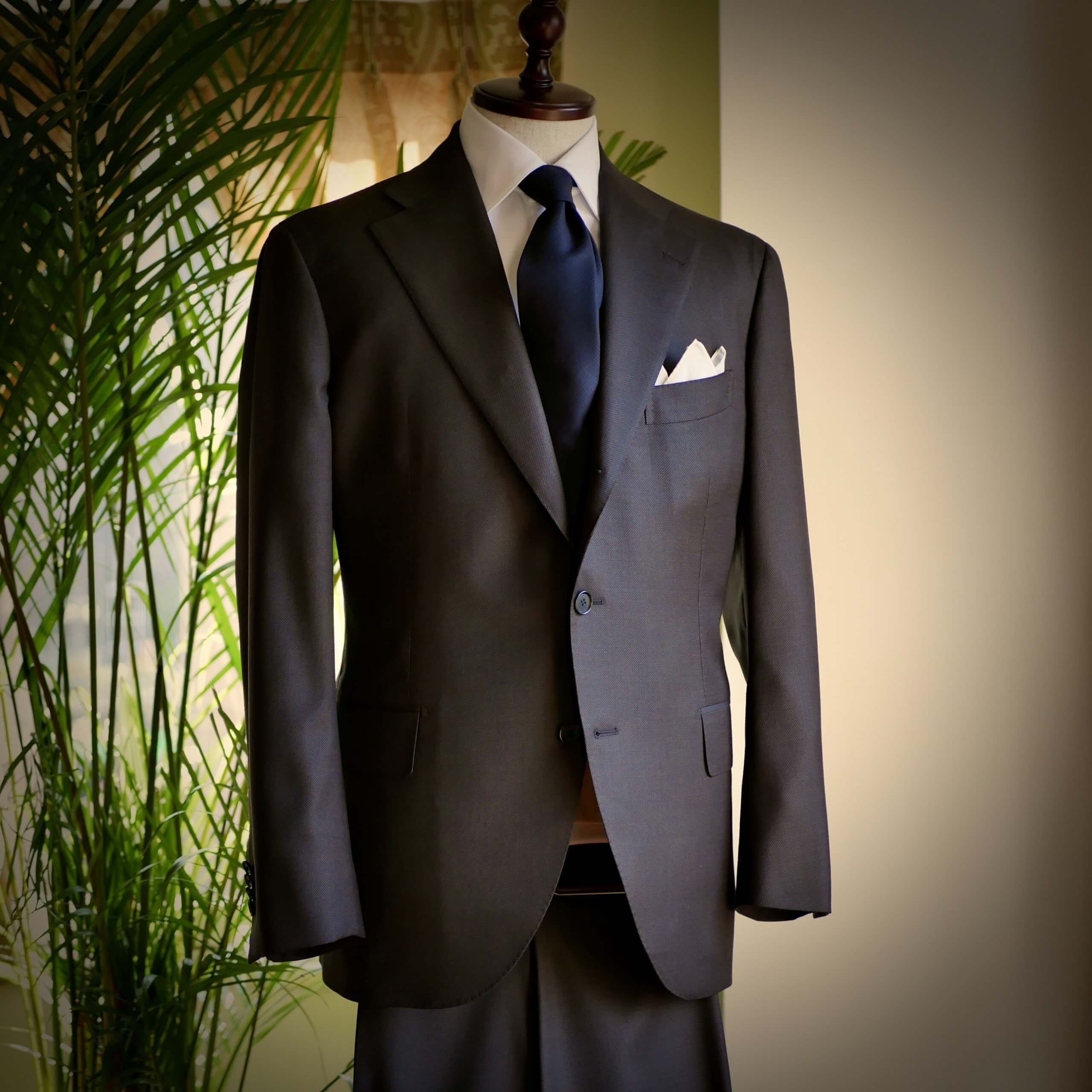 Suits_20201111_suits_2.jpg